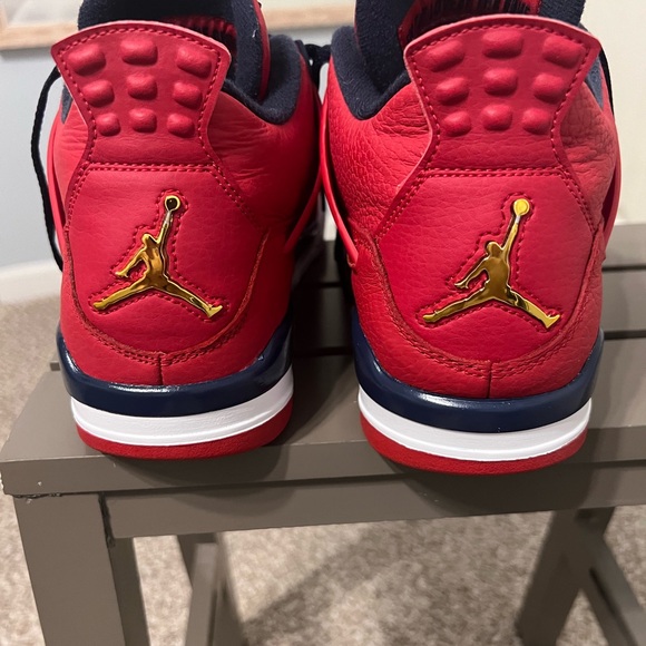 Air Jordan 4 Retro FIBA (2019) - Picture 5 of 10